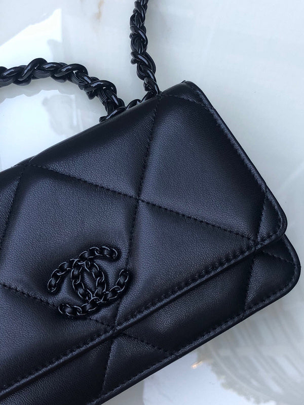 Dragons Bags Detail