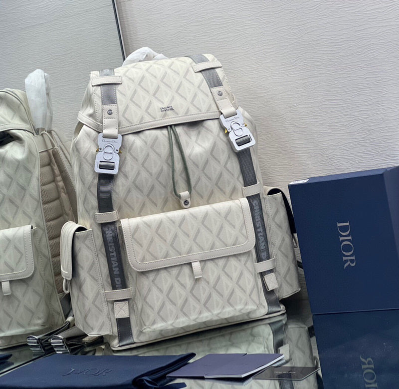 Dragons Bags Detail