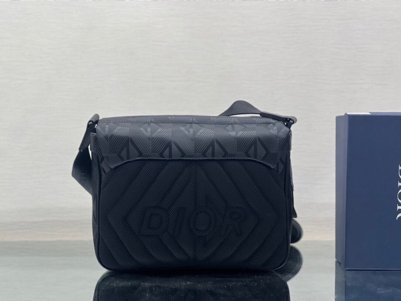 Dragons Bags Detail