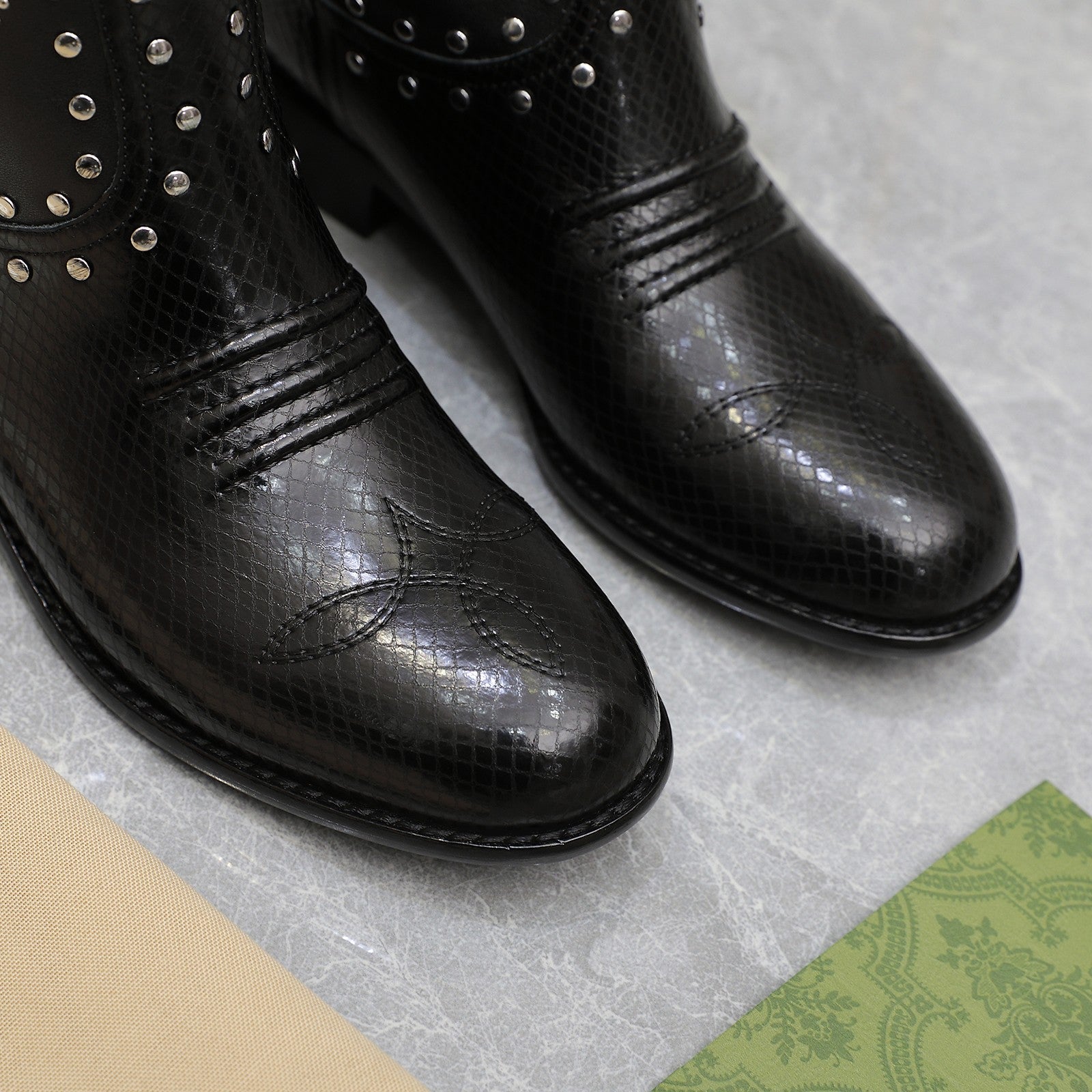 Vbs WOMEN'S BOOT WITH DOUBLE G AND STUDS BLACK