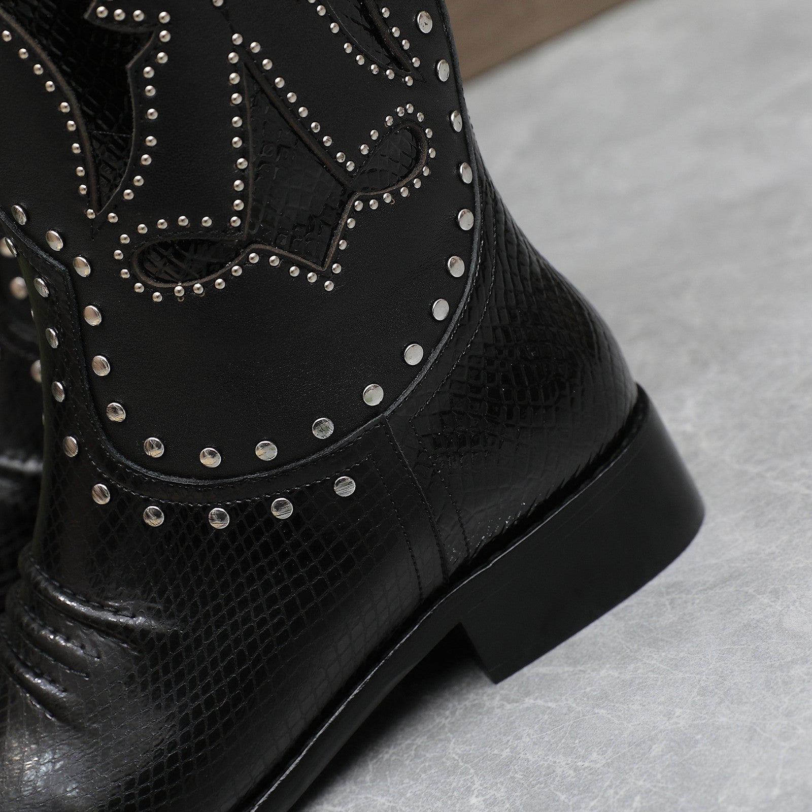 Vbs WOMEN'S BOOT WITH DOUBLE G AND STUDS BLACK