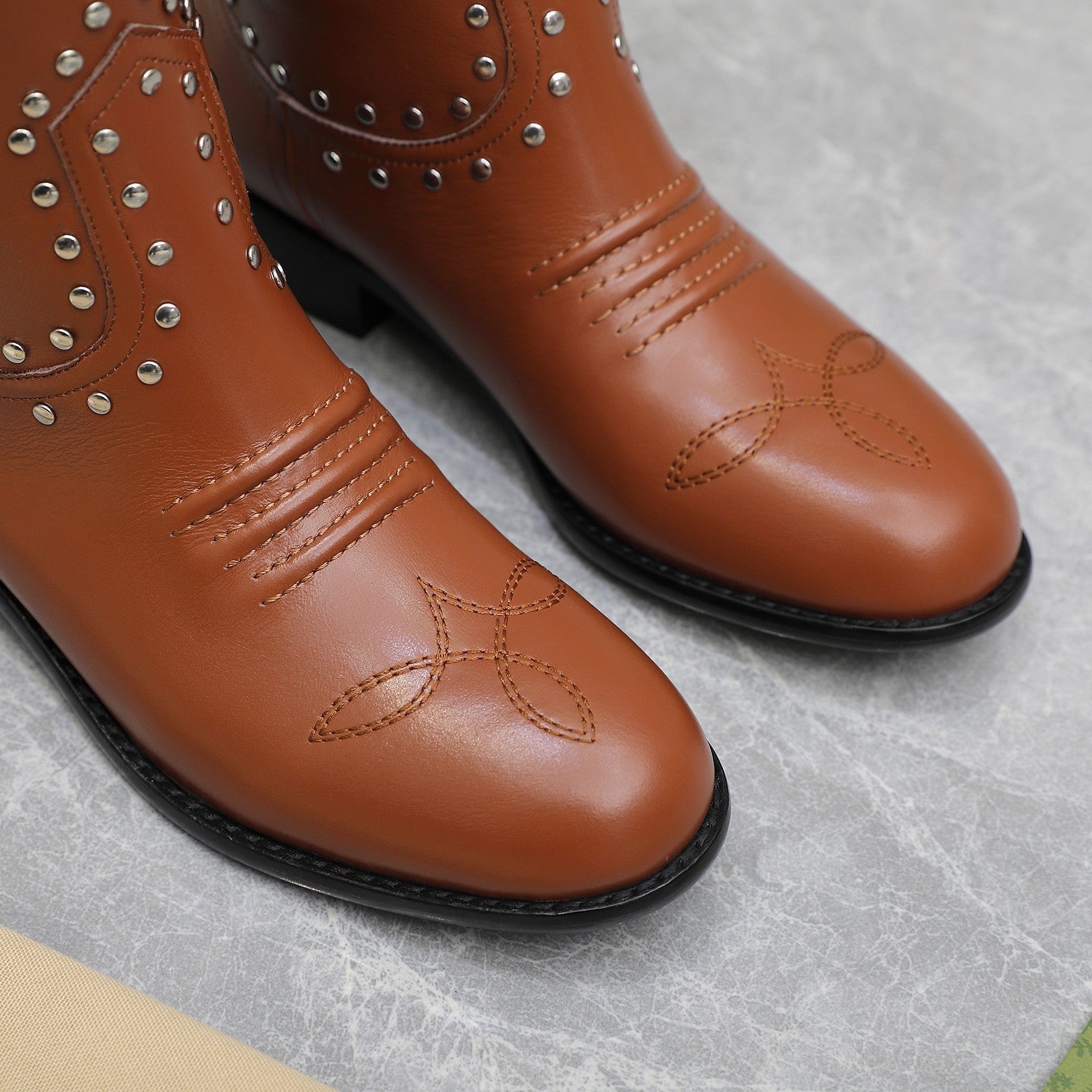 Vbs WOMEN'S BOOT WITH DOUBLE G AND STUDS BROWN