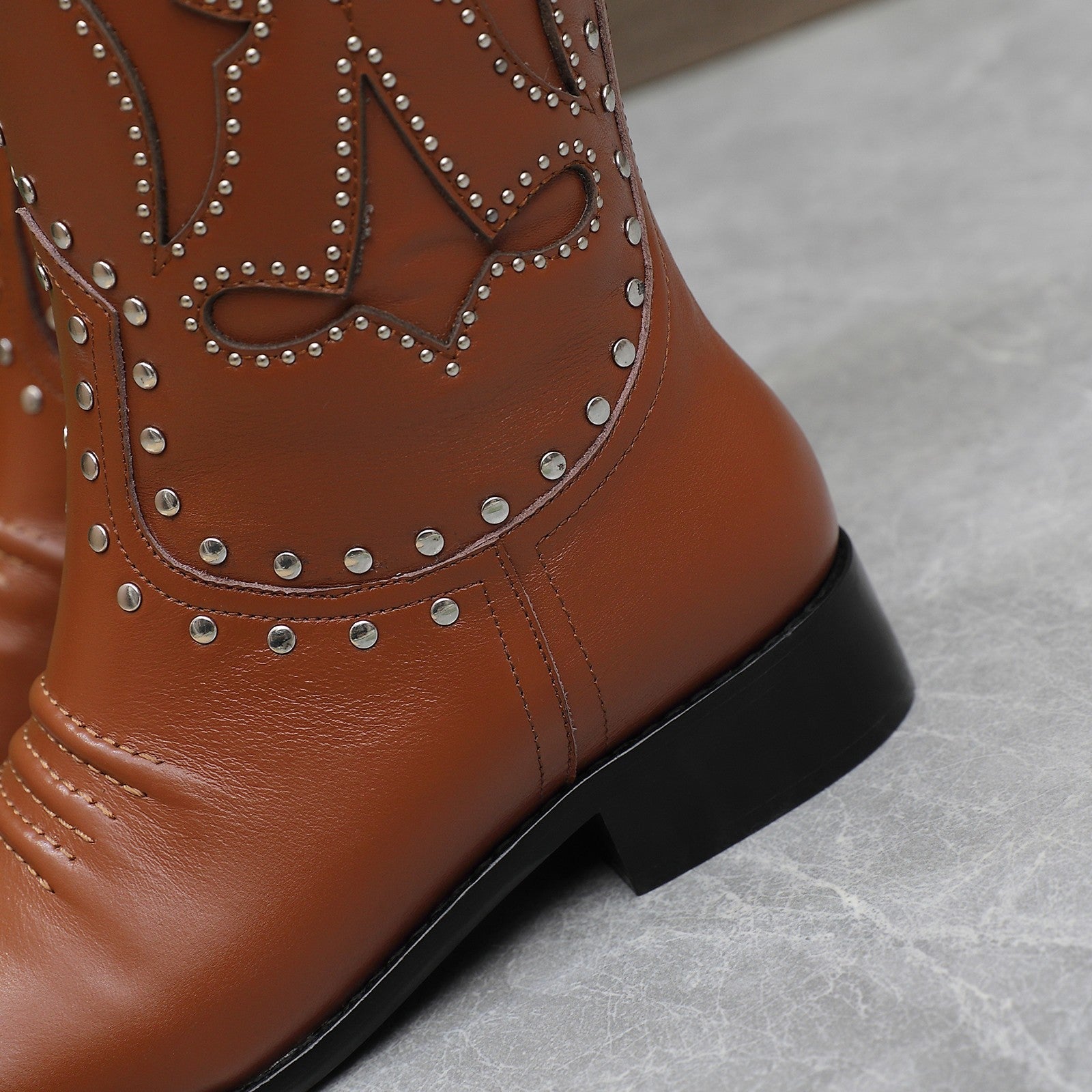GG WOMEN'S BOOT WITH DOUBLE G AND STUDS BROWN