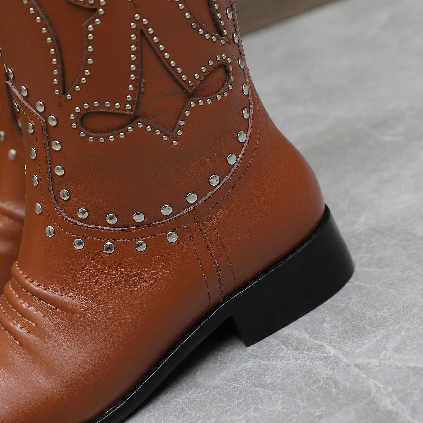 Vbs WOMEN'S BOOT WITH DOUBLE G AND STUDS BROWN
