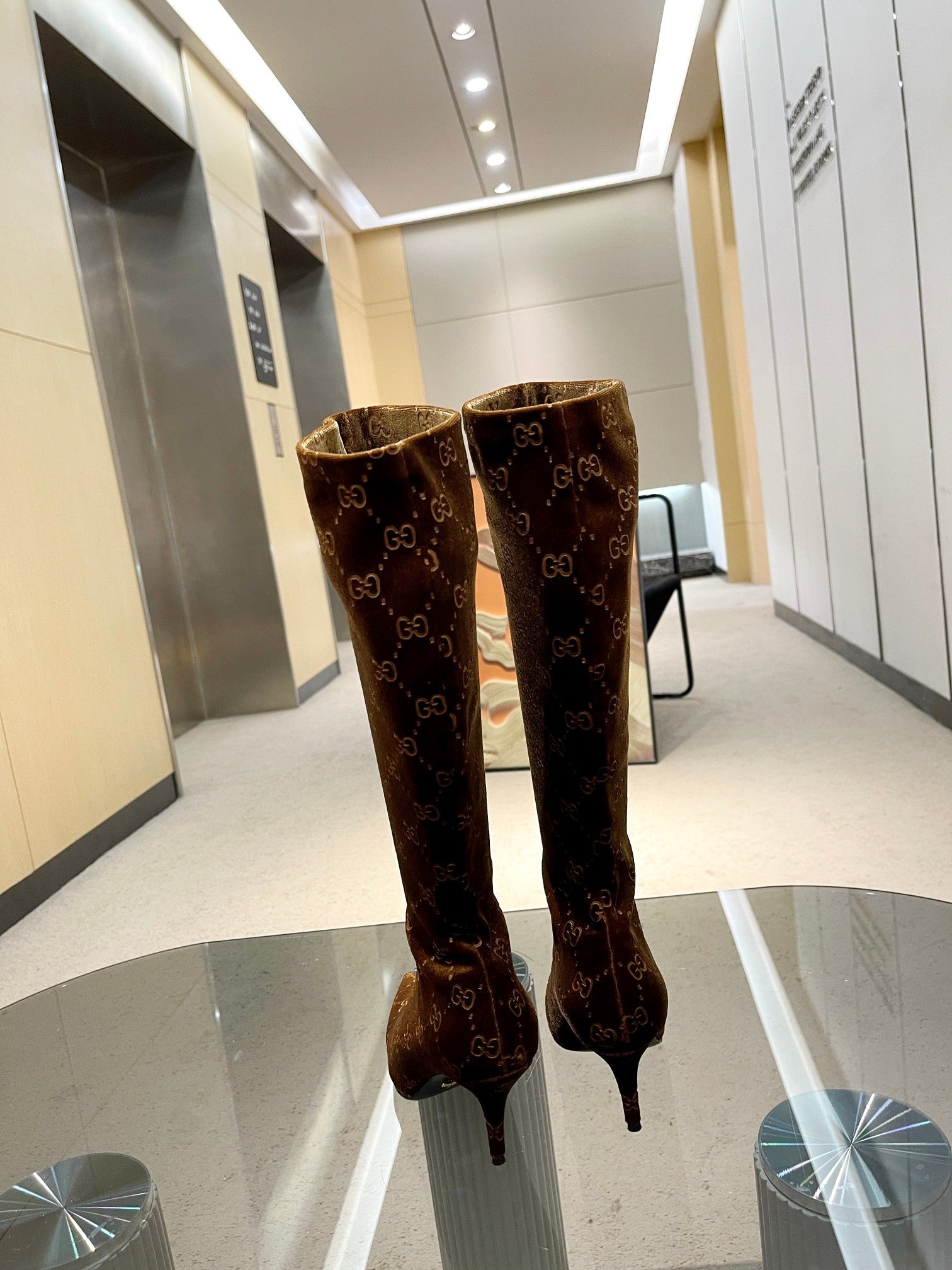DD WOMEN'S GG KNEE-HIGH BOOT BROWN