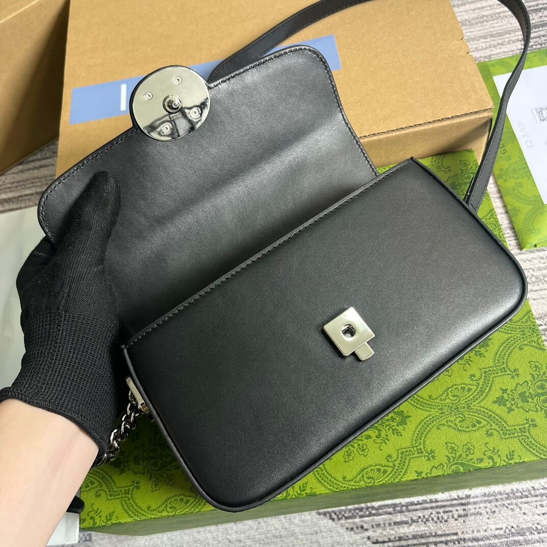 VBS 739722 Petite VBS cross body bags 21cm black Leather