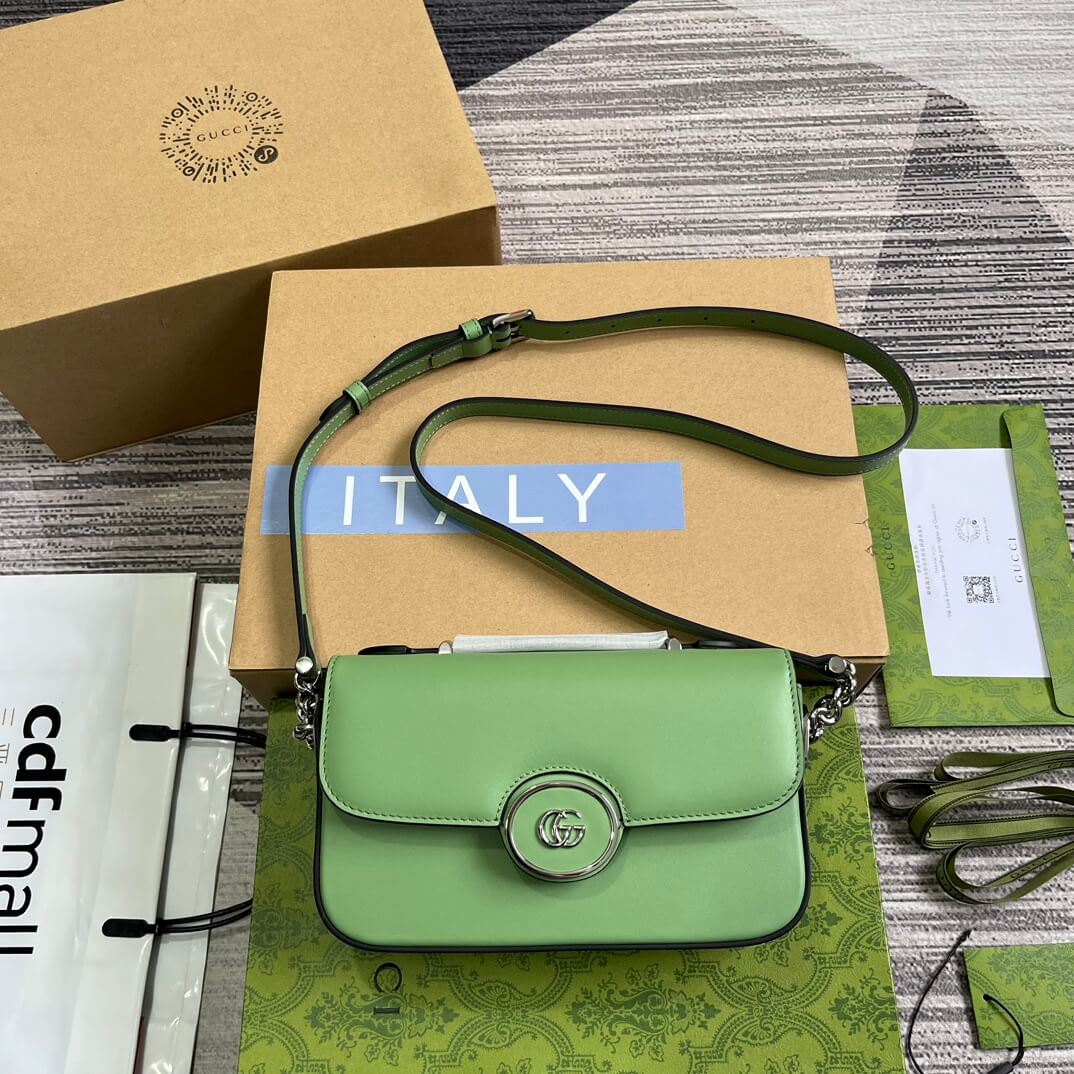 VBS 739722 Petite VBS cross body bags 21cm light green Leather