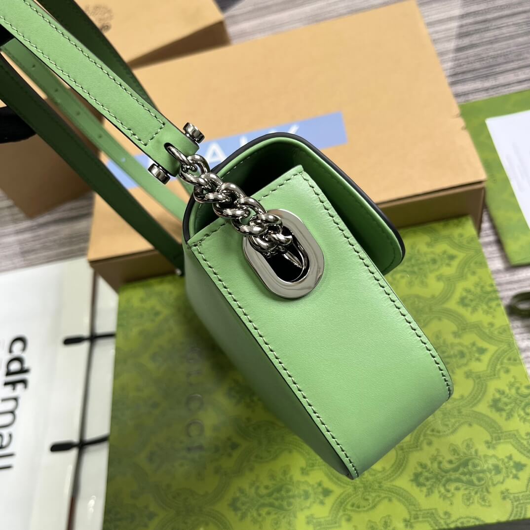 VBS 739722 Petite VBS cross body bags 21cm light green Leather