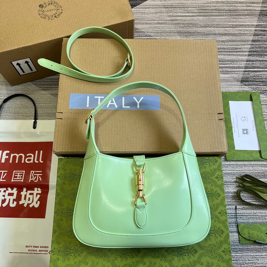 VBS636709 subaxillary bag 28cm light green cowhide