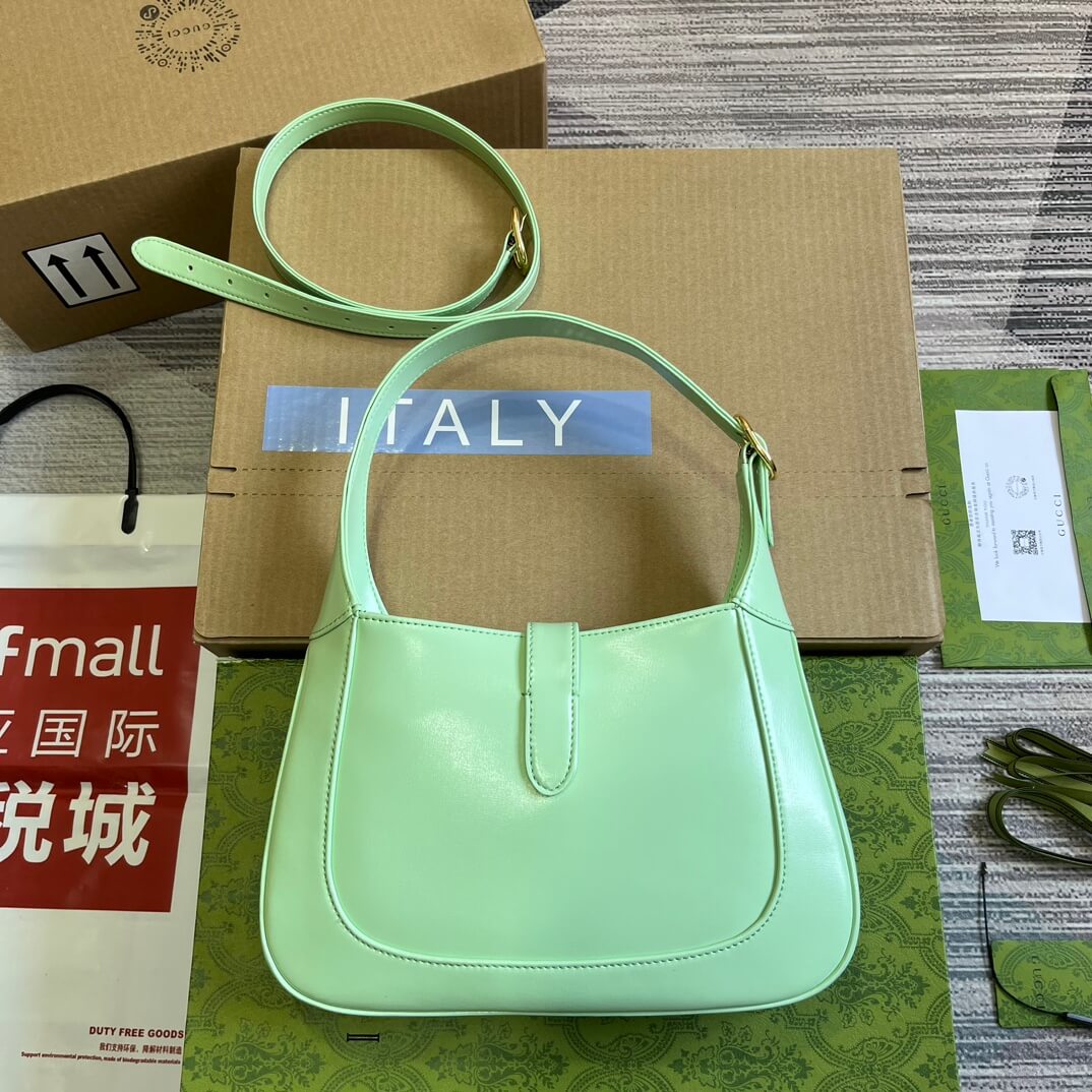 VBS636709 subaxillary bag 28cm light green cowhide