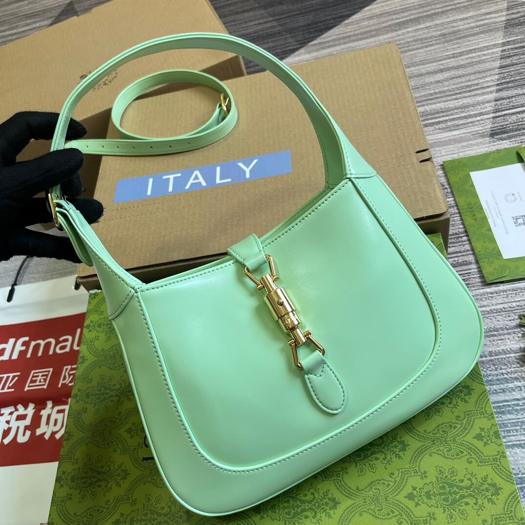 VBS636709 subaxillary bag 28cm light green cowhide