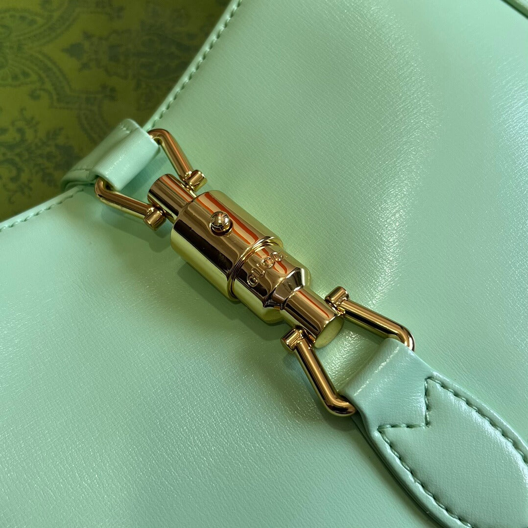 VBS636709 subaxillary bag 28cm light green cowhide