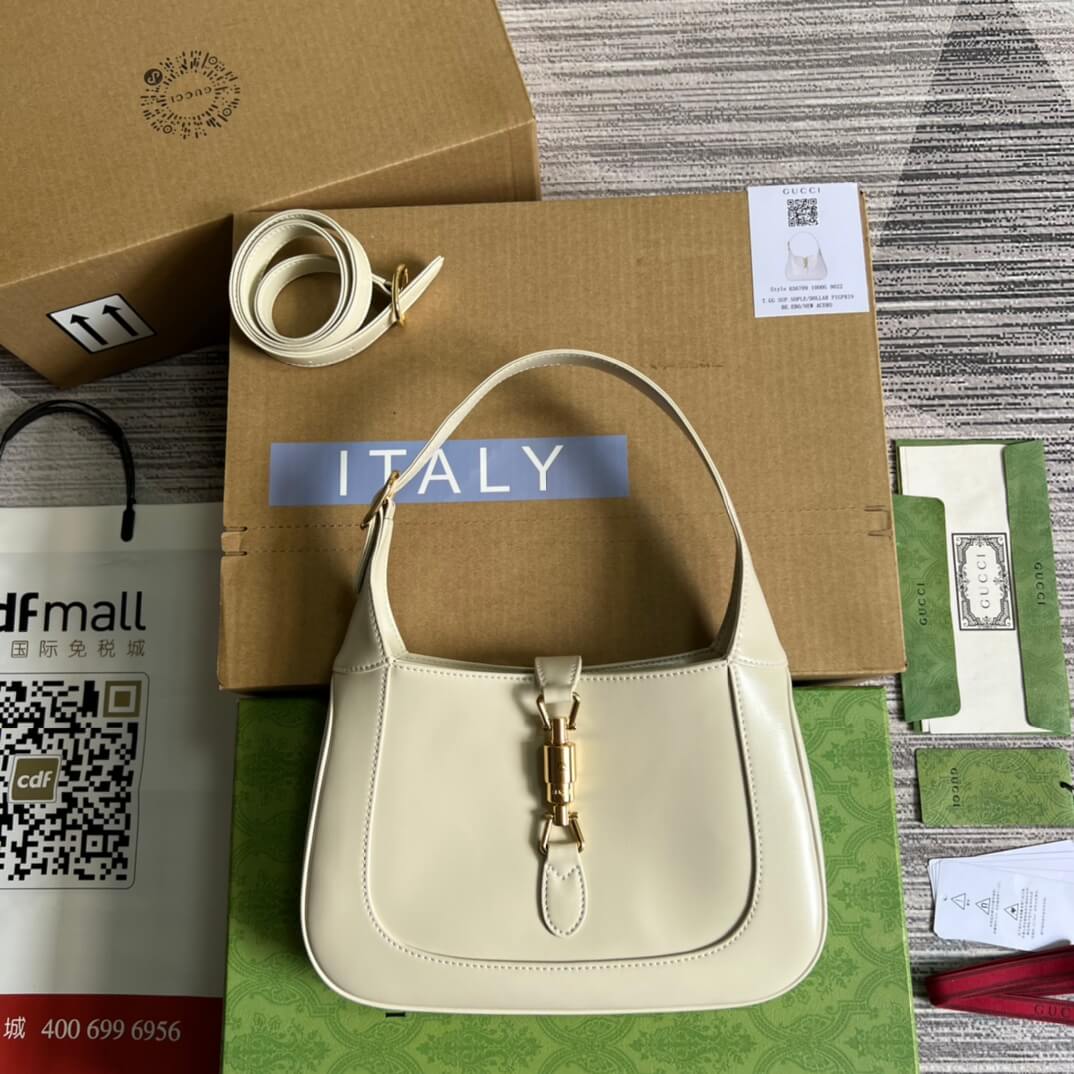 VBS636709 subaxillary bag 28cm white cowhide