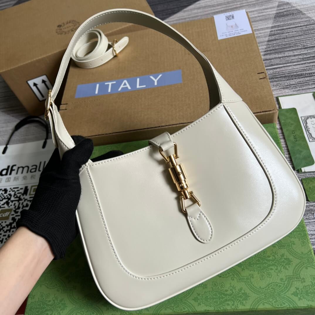 VBS636709 subaxillary bag 28cm white cowhide