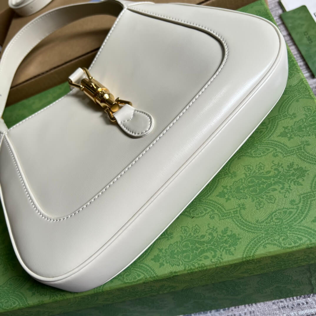 VBS636709 subaxillary bag 28cm white cowhide