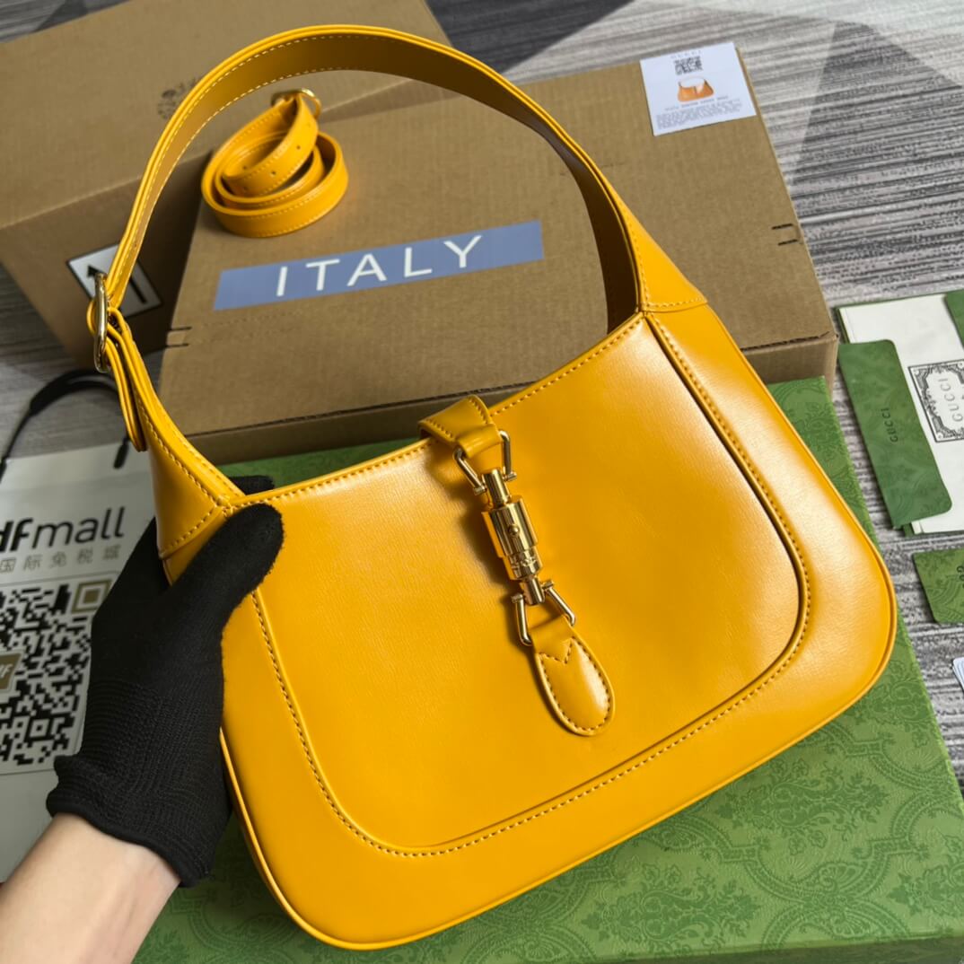 VBS636709 subaxillary bag 28cm yellow cowhide