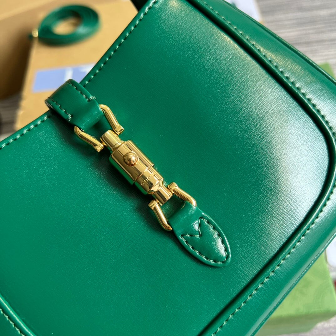 VBS637091 Handbag subaxillary bag 19cm green cowhide