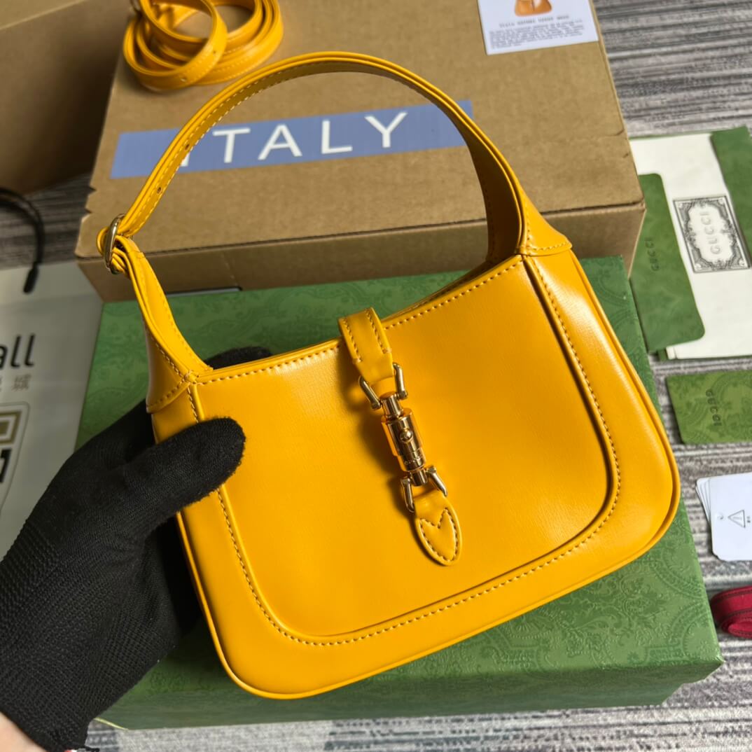 VBS637091 Handbag subaxillary bag 19cm yellow cowhide