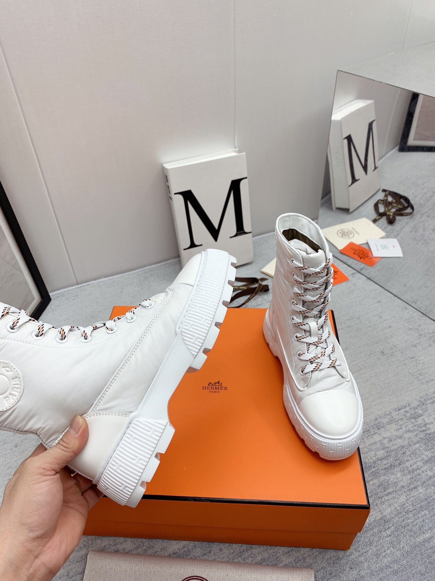 HM FRESH ANKLE BOOTS WHITE