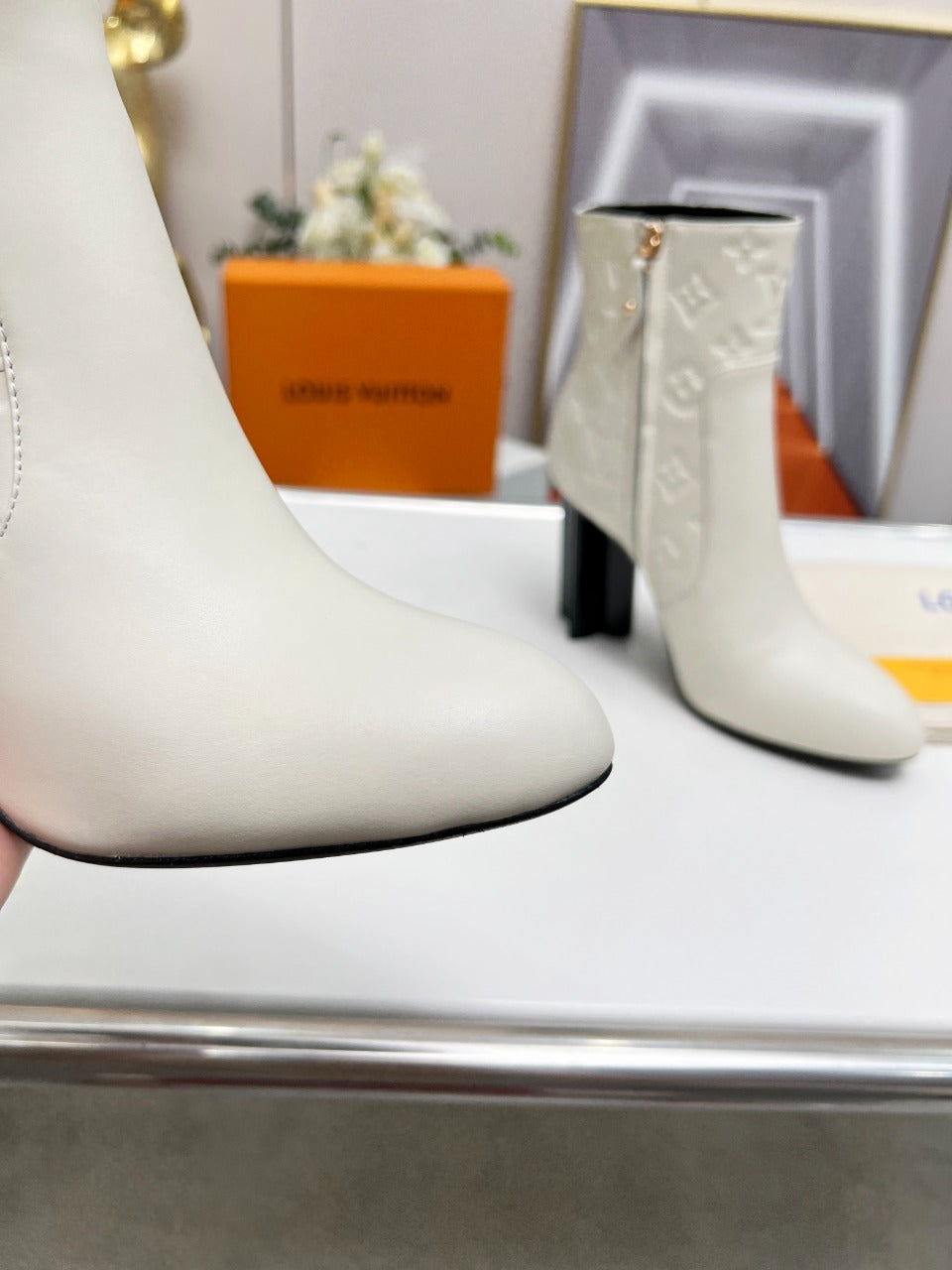 nmb SILHOUETTE ANKLE BOOT WHITE
